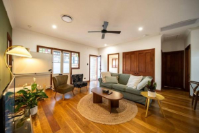 House of Fairy Wren -Charming Queenslander Cottage mins drive to Brisbane CBD and Gabba Stadium!
